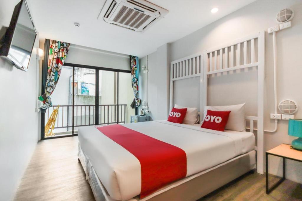 Oyo 1074 Fin Hostel Patong Extérieur photo